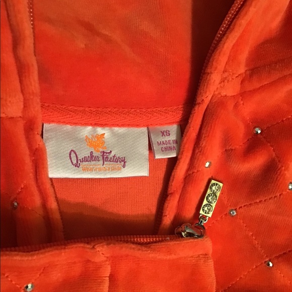 Quacker Factory bright & shiny orange vest - Picture 5 of 6
